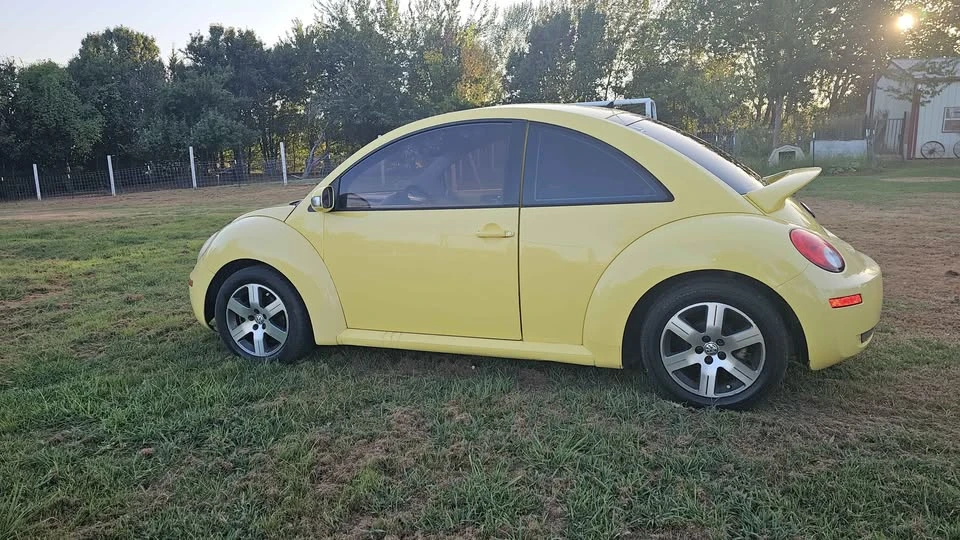 2006 Volkswagen New Beetle - Image 4 of 11