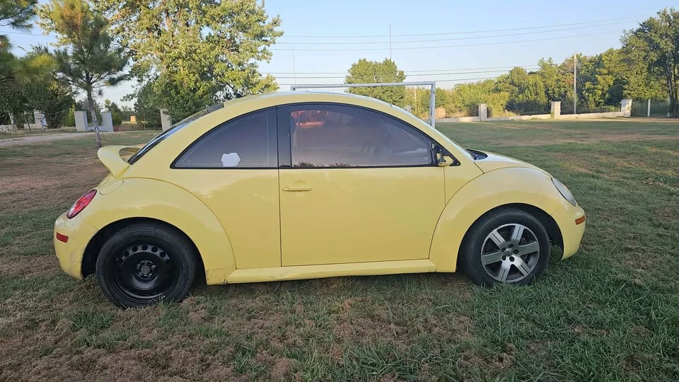 2006 Volkswagen New Beetle - Image 3 of 11