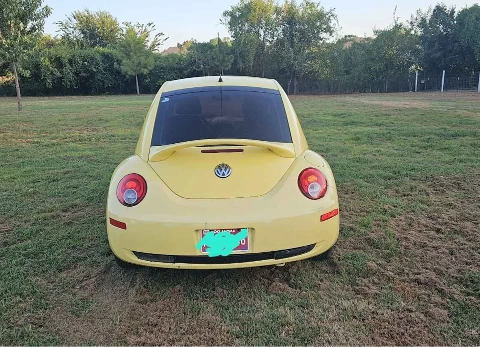 2006 Volkswagen New Beetle - Image 2 of 11