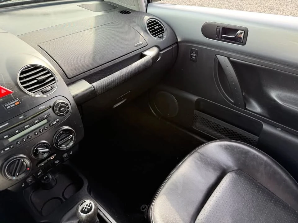 2006 Volkswagen New Beetle - Image 12 of 16