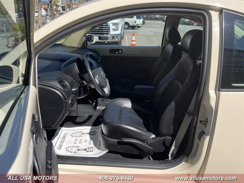 2006 Volkswagen New Beetle - Image 16 of 21