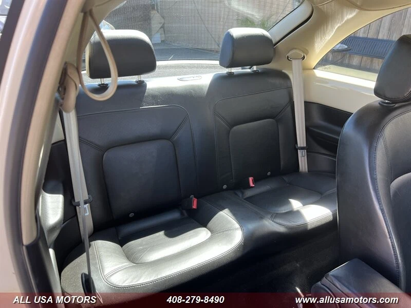 2006 Volkswagen New Beetle - Image 19 of 21
