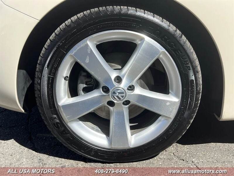 2006 Volkswagen New Beetle - Image 11 of 21