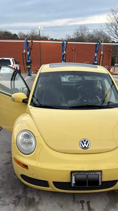 2006 Volkswagen New Beetle - Image 9 of 9
