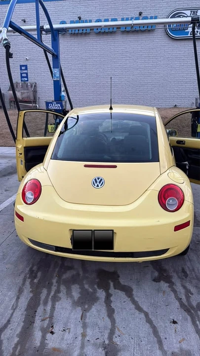 2006 Volkswagen New Beetle - Image 2 of 9