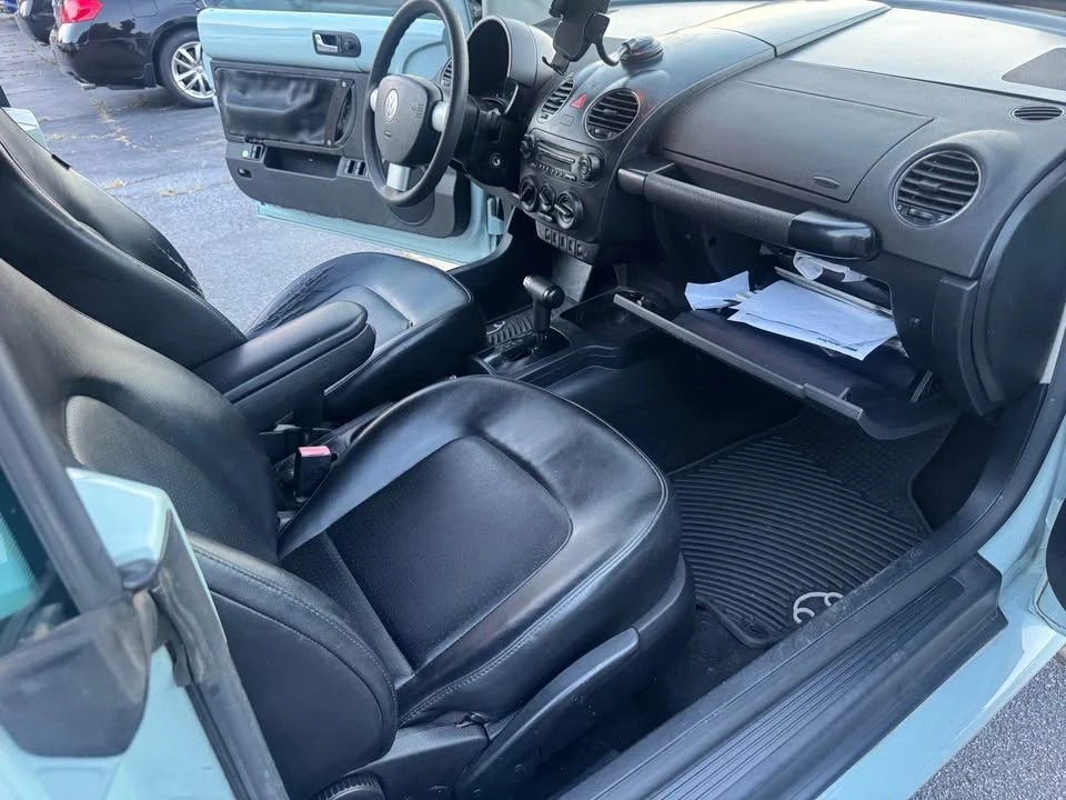 2006 Volkswagen New Beetle - Image 10 of 18