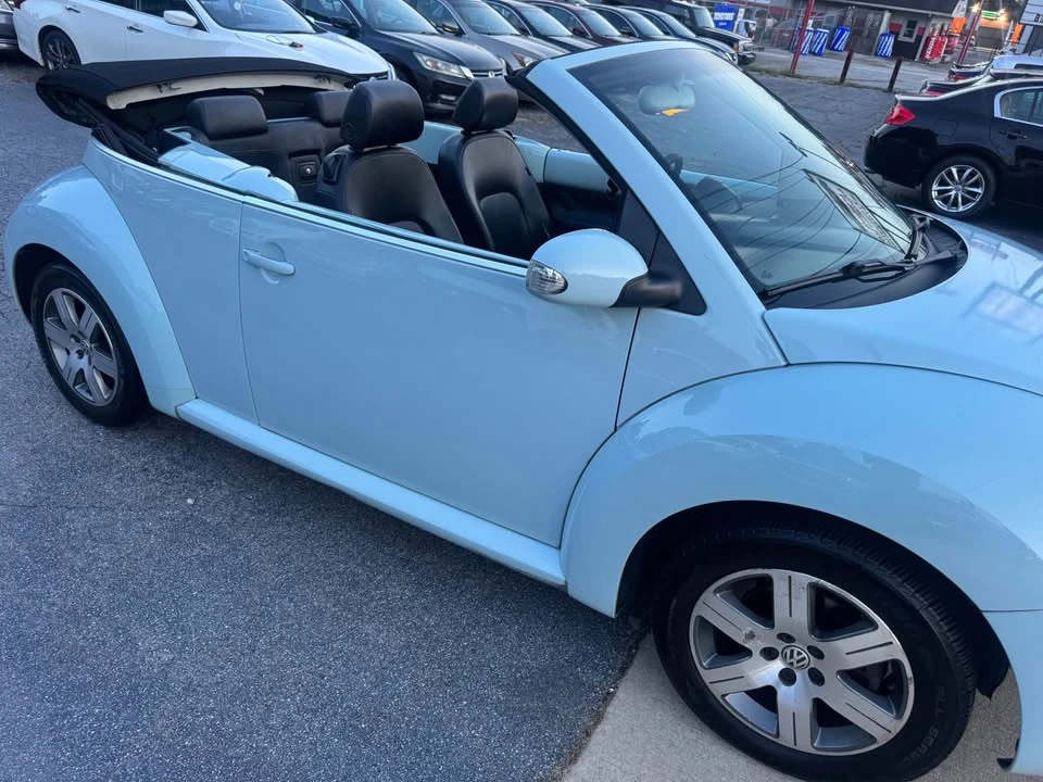 2006 Volkswagen New Beetle - Image 5 of 18