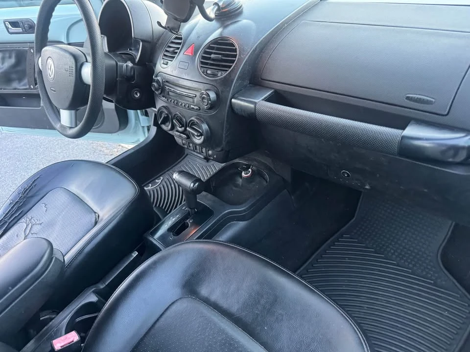 2006 Volkswagen New Beetle - Image 17 of 18