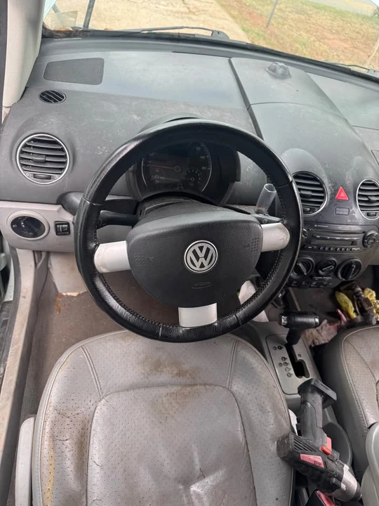 2006 Volkswagen New Beetle - Image 14 of 16