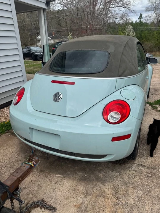 2006 Volkswagen New Beetle - Image 5 of 16