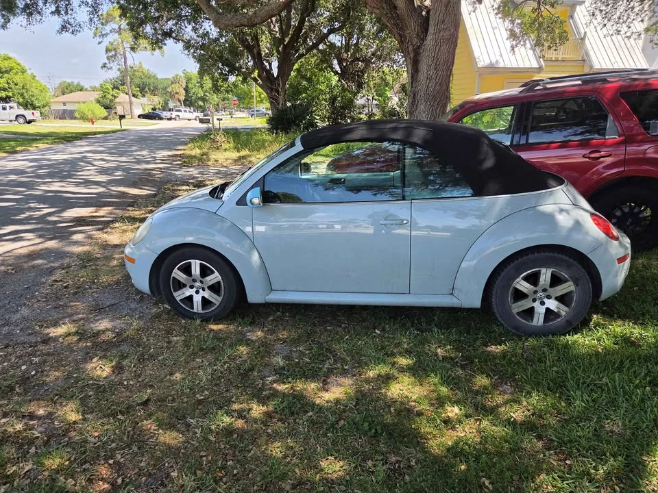 2006 Volkswagen New Beetle - Image 5 of 6