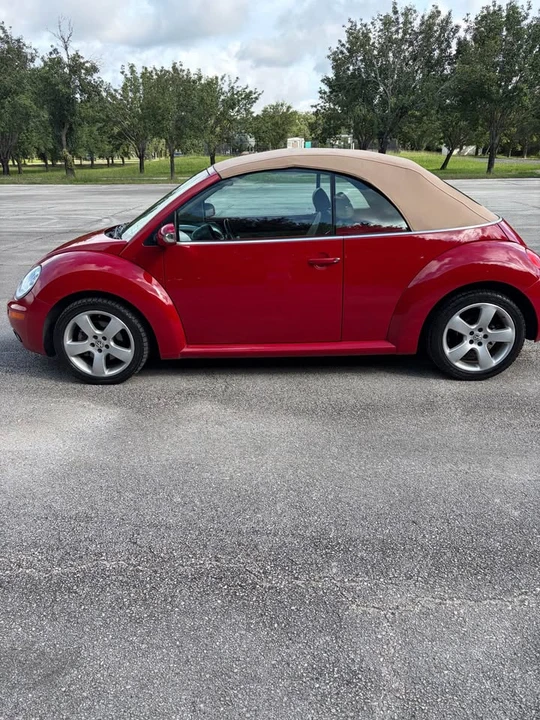 2006 Volkswagen New Beetle - Image 2 of 3