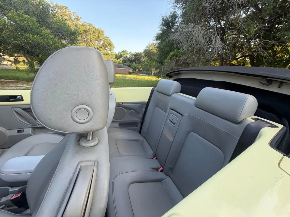 2006 Volkswagen New Beetle - Image 11 of 13