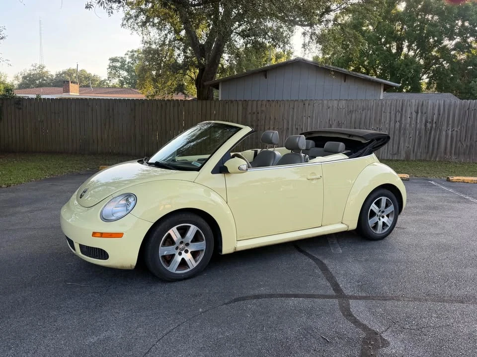 2006 Volkswagen New Beetle - Image 2 of 13