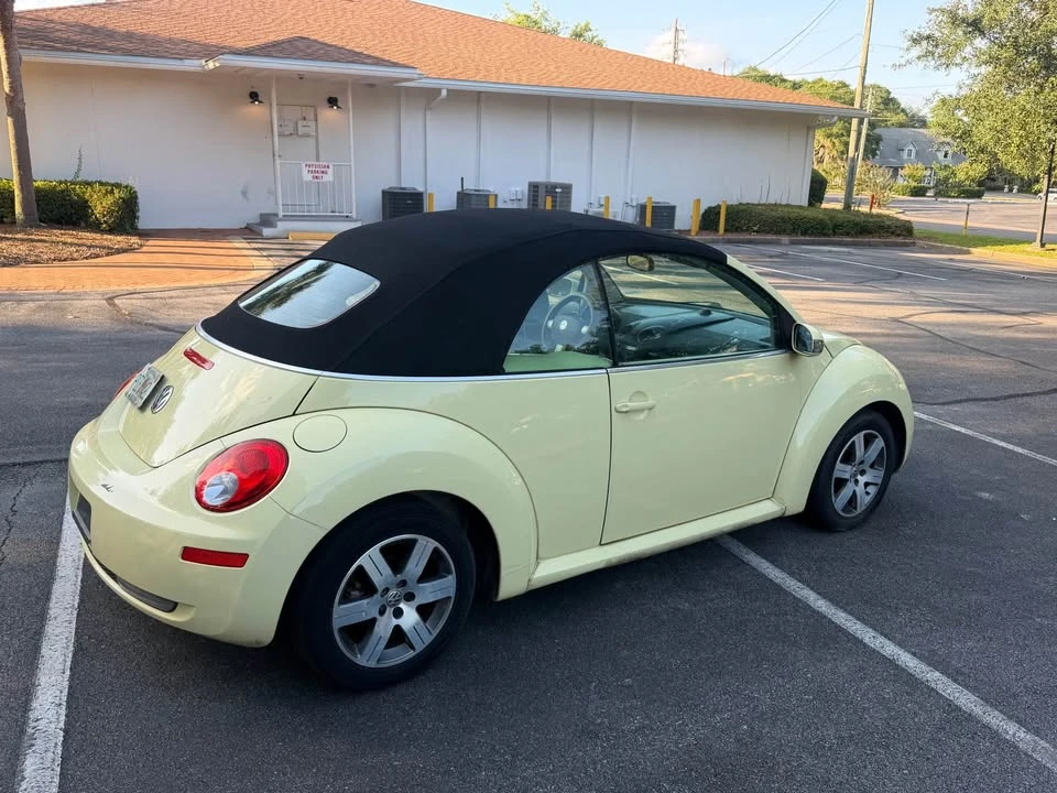 2006 Volkswagen New Beetle - Image 6 of 13