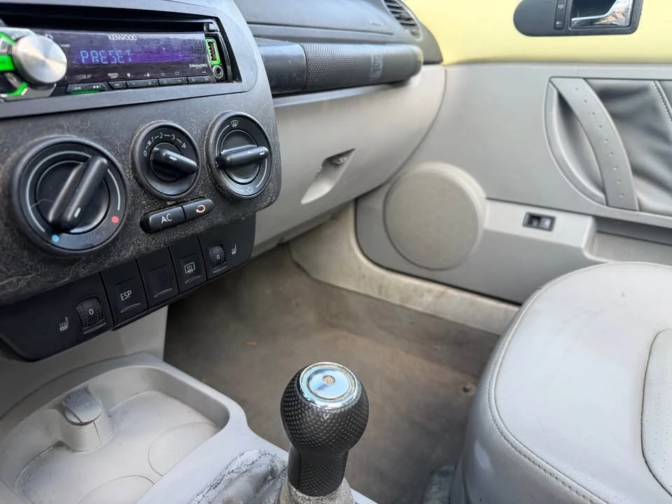 2006 Volkswagen New Beetle - Image 7 of 13