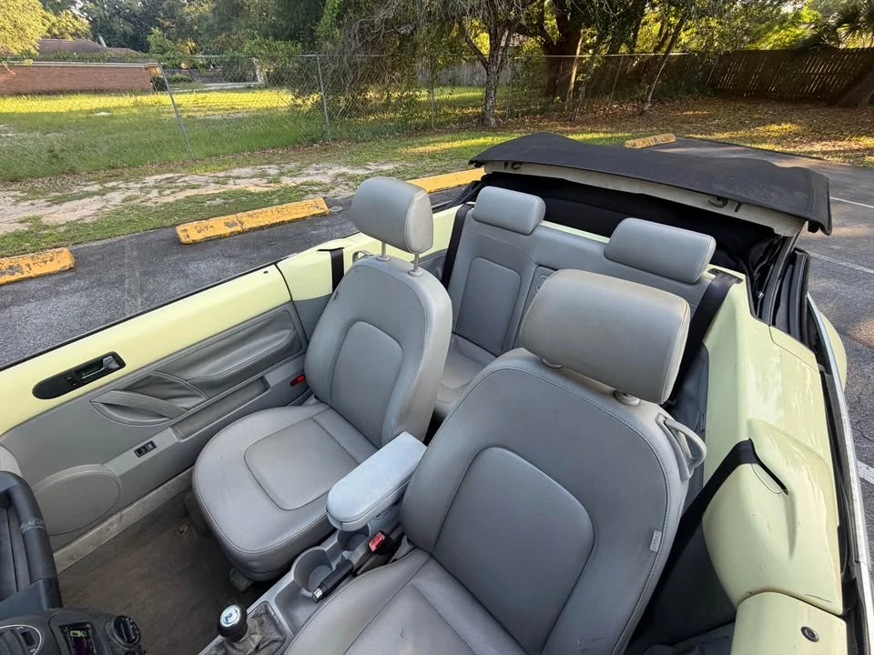 2006 Volkswagen New Beetle - Image 9 of 13