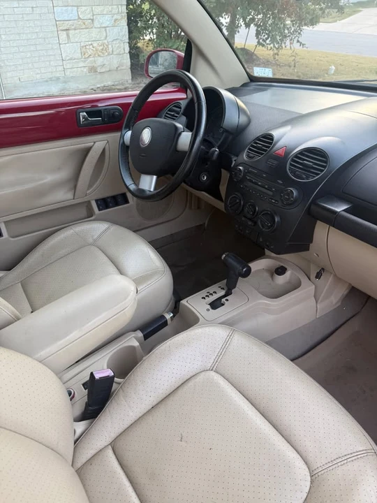 2006 Volkswagen New Beetle - Image 6 of 15