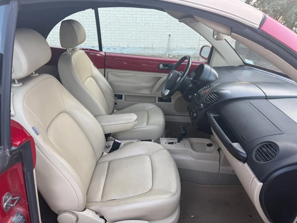 2006 Volkswagen New Beetle - Image 5 of 15