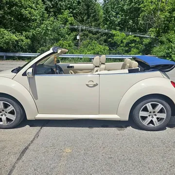 2006 Volkswagen Beetle 2.5L Convertible 2D