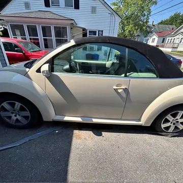 2006 Volkswagen Beetle 2.5L Convertible 2D