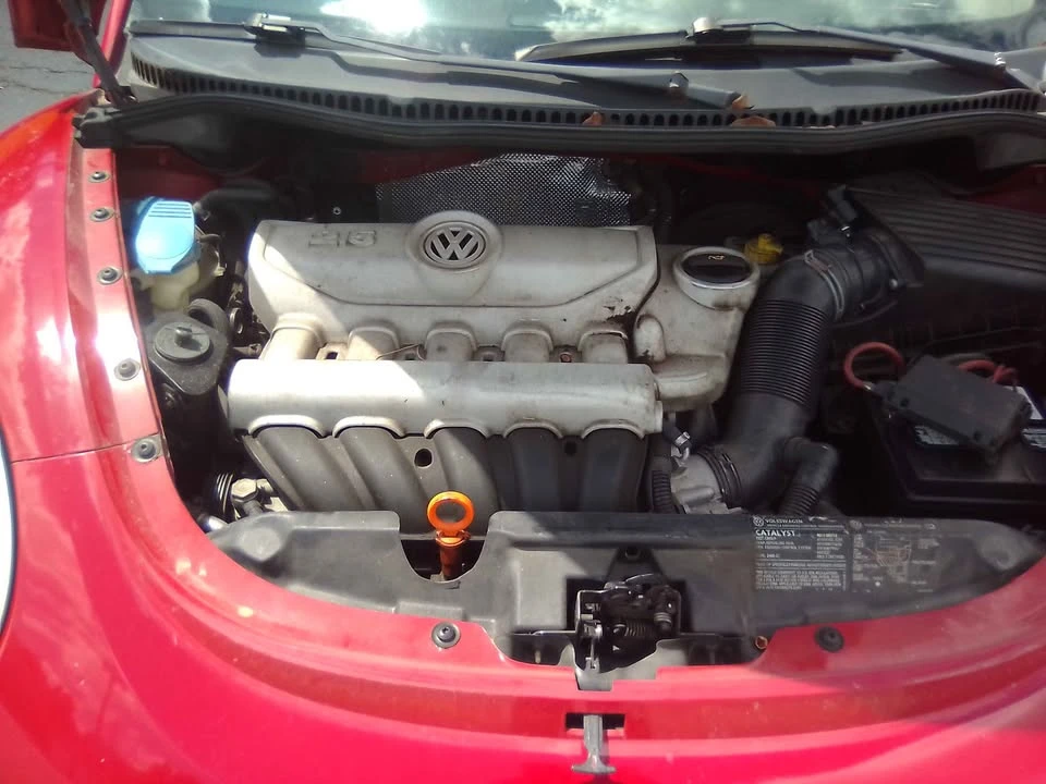 2006 Volkswagen New Beetle - Image 10 of 11
