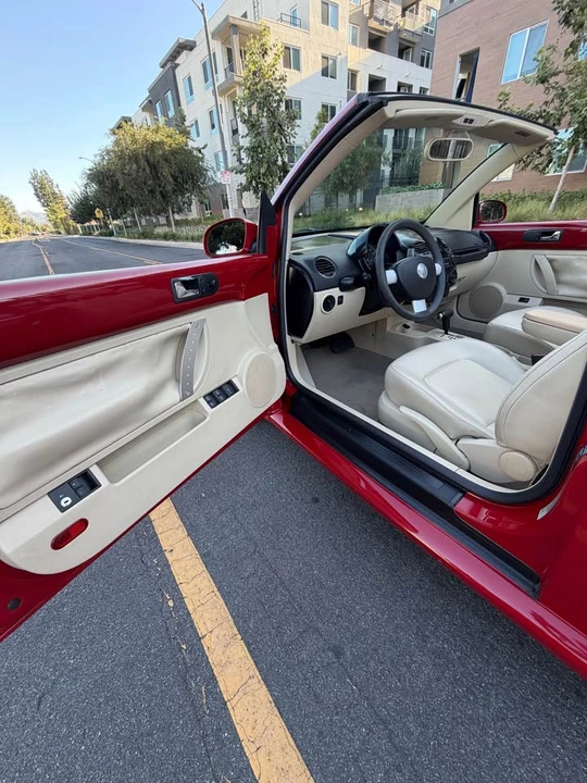 2006 Volkswagen New Beetle - Image 16 of 19