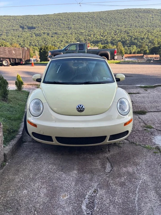 2006 Volkswagen New Beetle - Image 4 of 6