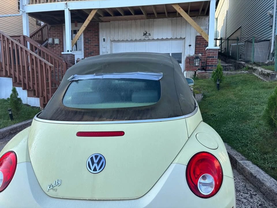 2006 Volkswagen New Beetle - Image 2 of 6