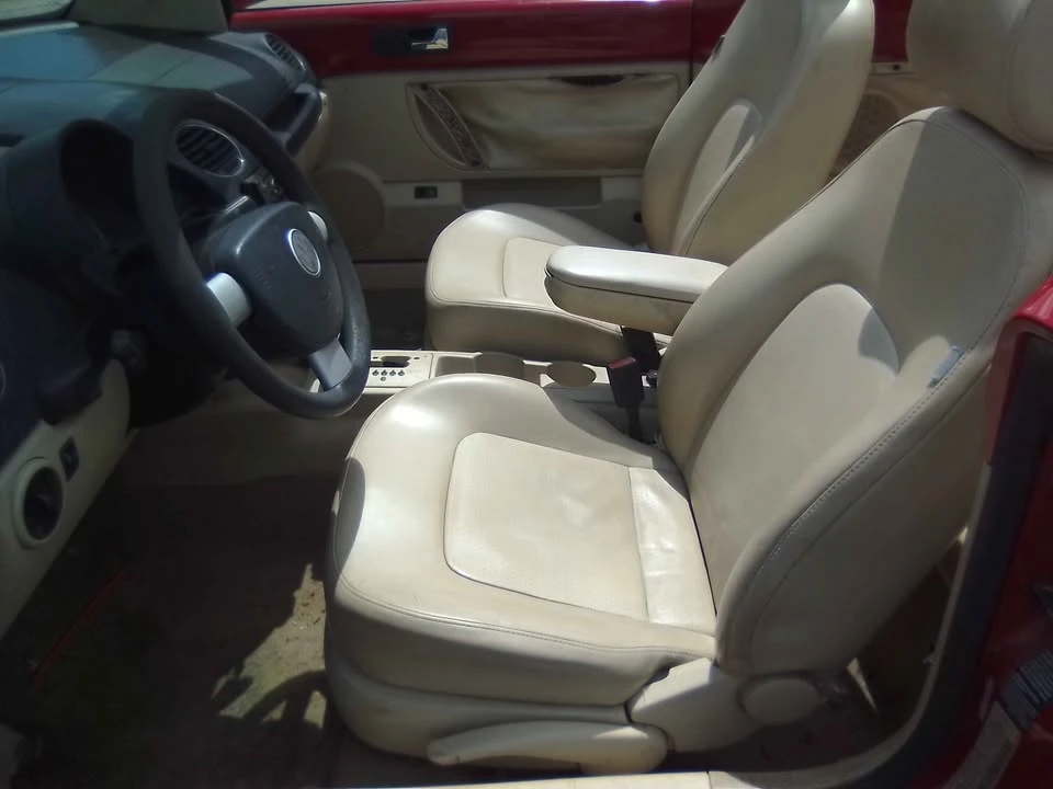 2006 Volkswagen New Beetle - Image 8 of 11