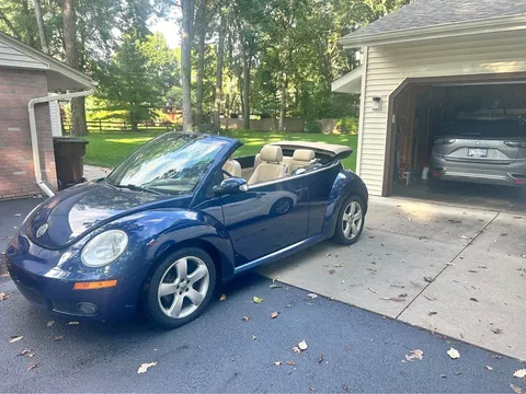 2006 Volkswagen Beetle 2.5L Convertible 2D