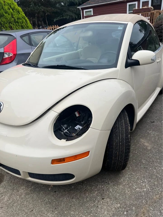 2006 Volkswagen New Beetle - Image 3 of 4