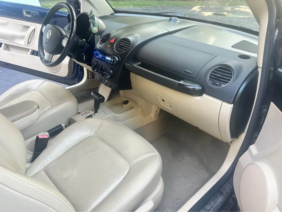 2006 Volkswagen New Beetle - Image 11 of 13