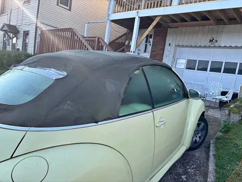 2006 Volkswagen Beetle 2.5L Convertible 2D