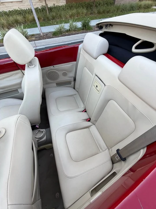 2006 Volkswagen New Beetle - Image 17 of 19