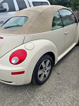 2006 Volkswagen Beetle 2.5L Convertible 2D