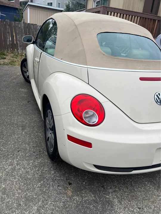 2006 Volkswagen New Beetle - Image 2 of 4