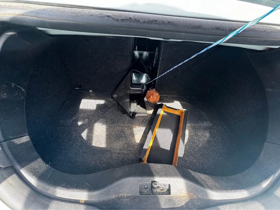 2006 Volkswagen New Beetle - Image 9 of 12