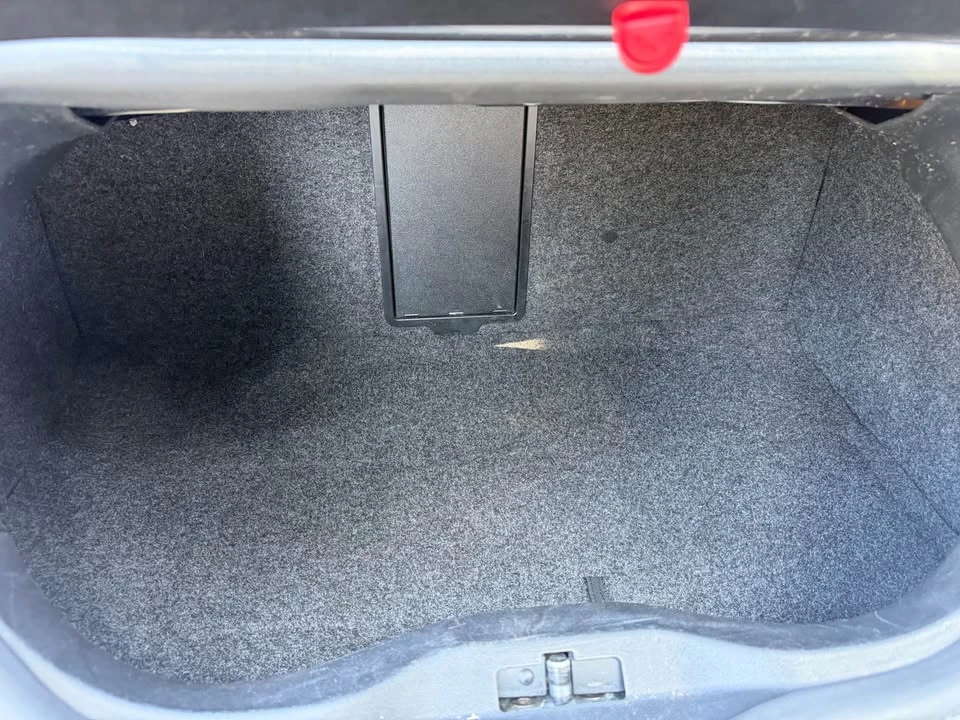2006 Volkswagen New Beetle - Image 12 of 20