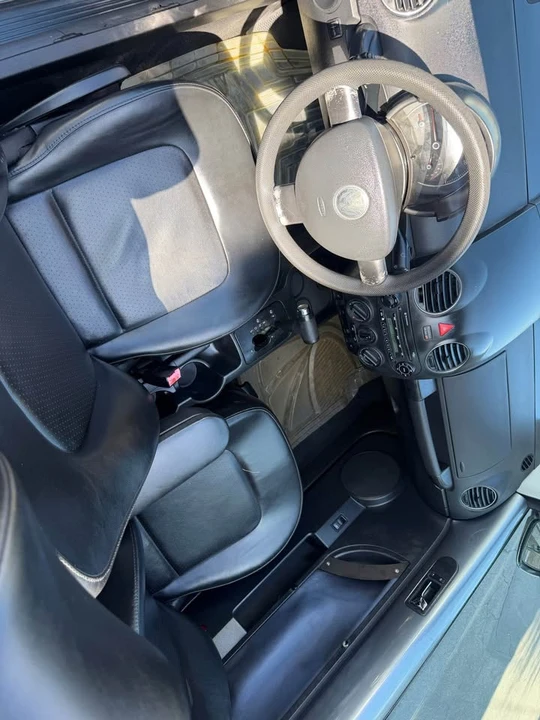 2006 Volkswagen New Beetle - Image 17 of 20