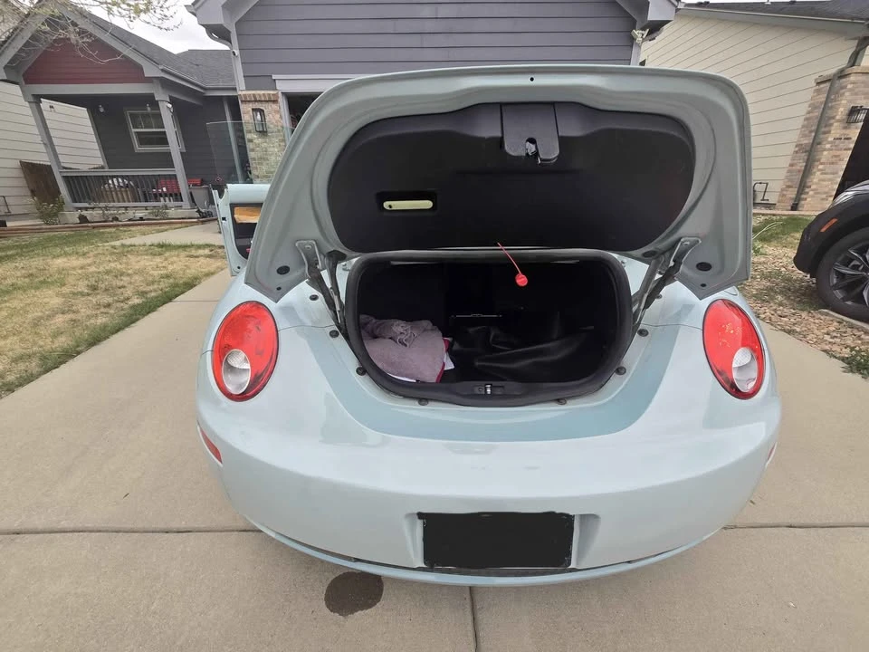 2006 Volkswagen New Beetle - Image 8 of 15