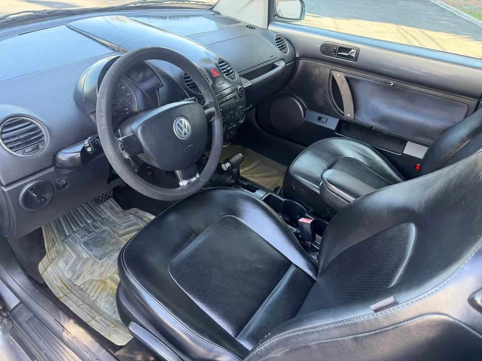 2006 Volkswagen New Beetle - Image 10 of 20