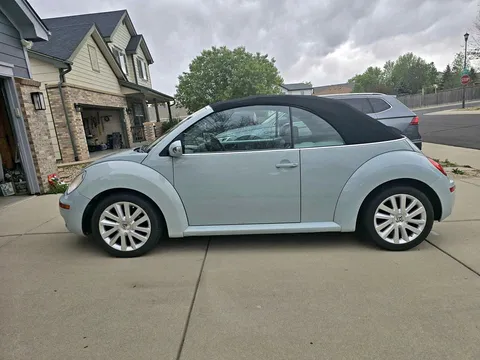 2006 Volkswagen Beetle 2.5L Convertible 2D
