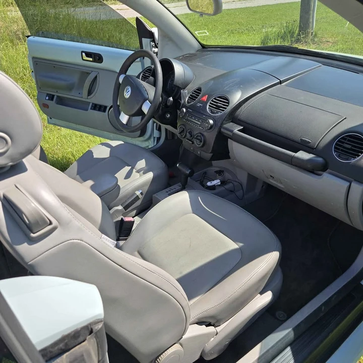 2006 Volkswagen New Beetle - Image 7 of 11