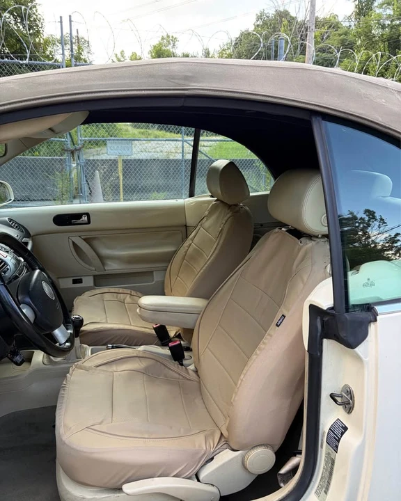 2006 Volkswagen New Beetle - Image 10 of 15