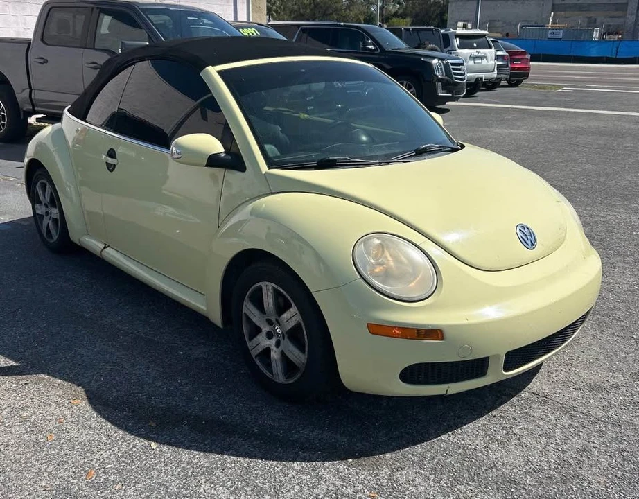 2006 Volkswagen New Beetle - Image 3 of 5