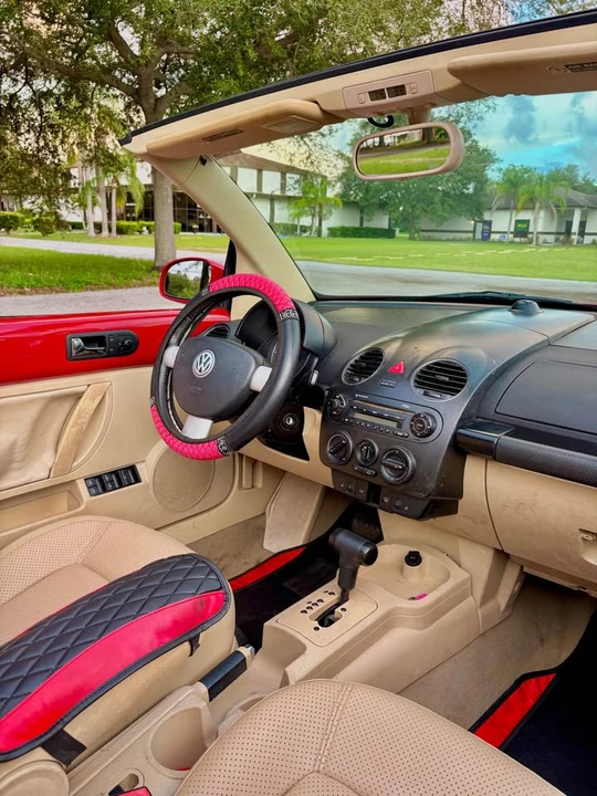2006 Volkswagen New Beetle - Image 13 of 14