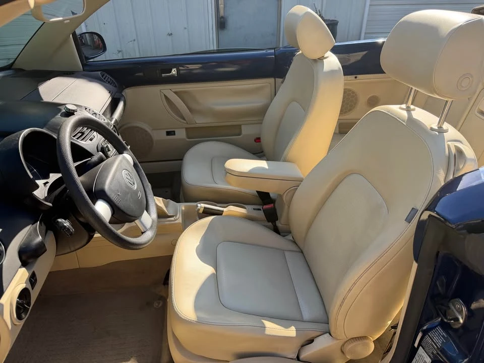 2006 Volkswagen New Beetle - Image 11 of 13