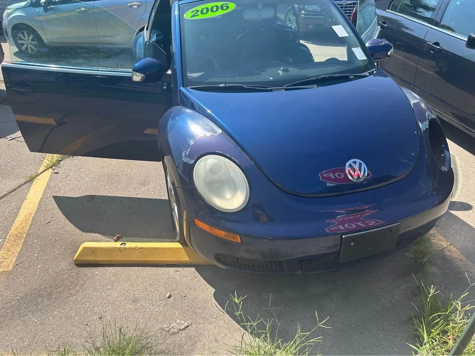2006 Volkswagen New Beetle - Image 2 of 8