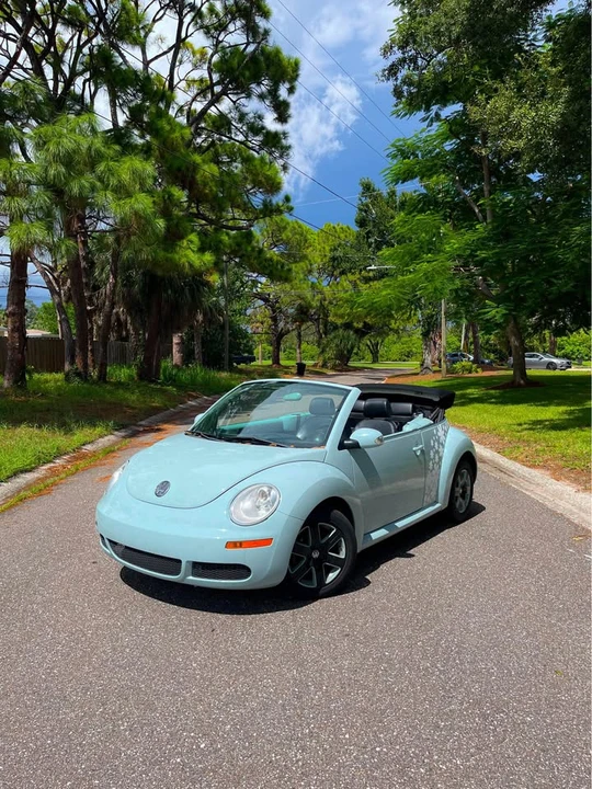 2006 Volkswagen New Beetle - Image 2 of 17